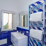 Admiring Amalfi *