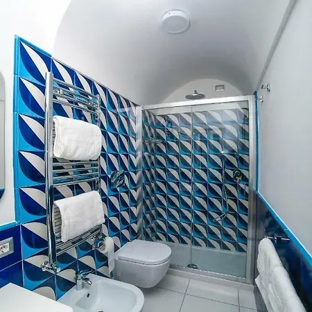 Admiring Amalfi * Scala