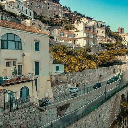 Admiring Amalfi 度假居 *