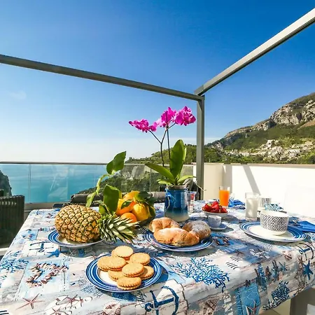 Admiring Amalfi *