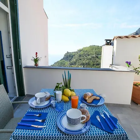 Admiring Amalfi Tatil Evi