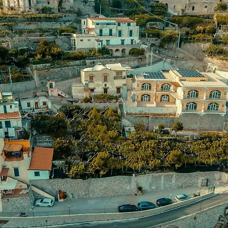 Admiring Amalfi بيت للعطل