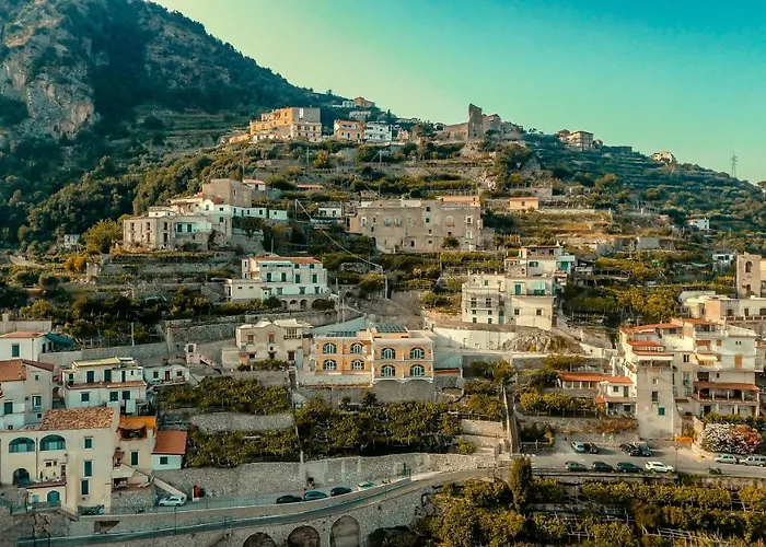 Admiring Amalfi * Scala
